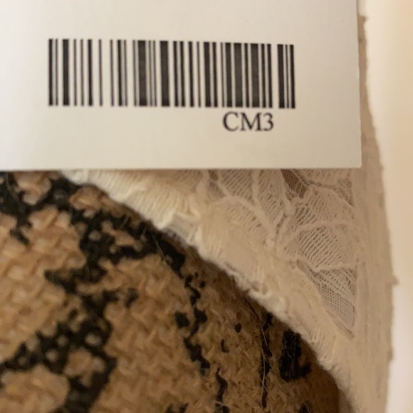 Lace sleeveless blouse - Picture 4 of 4